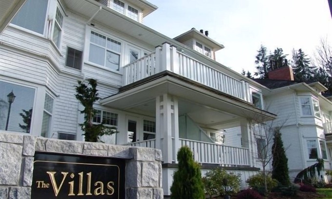 Regional District of Nanaimo Hotel | Crown Mansion Boutique Hotel & Villas