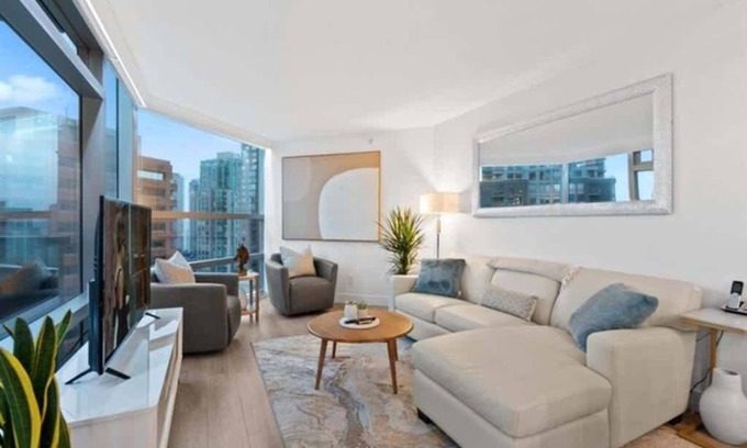 Downtown Vancouver Apartment | Executive Downtown Suite with Great City Views
