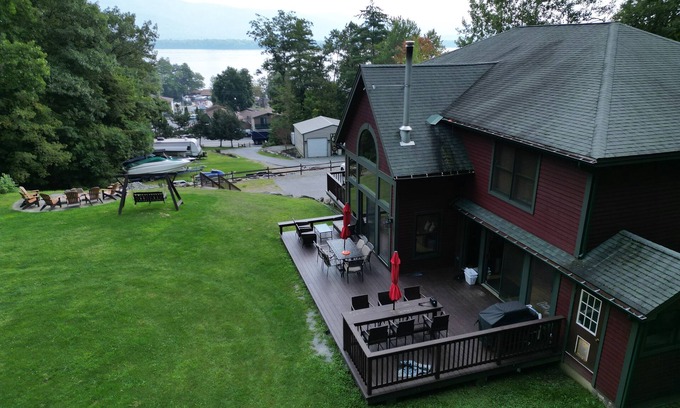 Diamond Point House | FAMILY VACATION-Large & SpaciousHome,LakeViews, Beach,Dock,2 Pools,Playgrounds