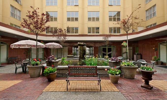 Harrison Hot Springs Hotel | Harrison Lake Hotel