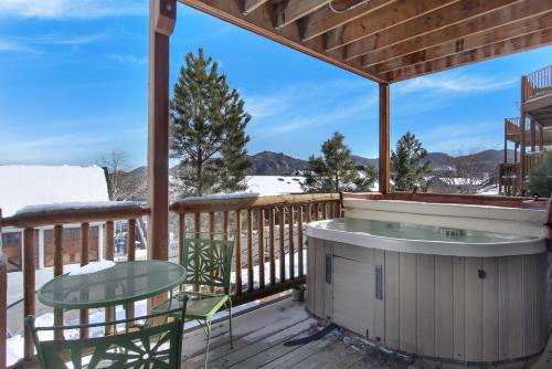 Estes Park Apartment | Lookout Mountain 27B Condo