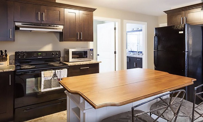 Burke Mountain Apartment | Private & Cozy Suite: Quiet yet close to Transit & Highways, Sleeps 4!