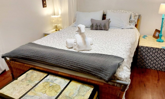 Sappertown House | Quaint and Cozy Suite - Near Skytrain in Historic Neighborhood, Perfect for 2!