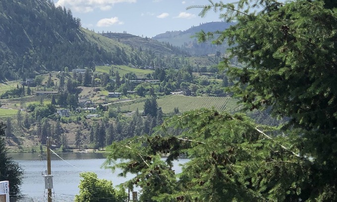 Okanagan-Similkameen Bed & Breakfast | South Okanagan Retreat - Lakeviews and Wine