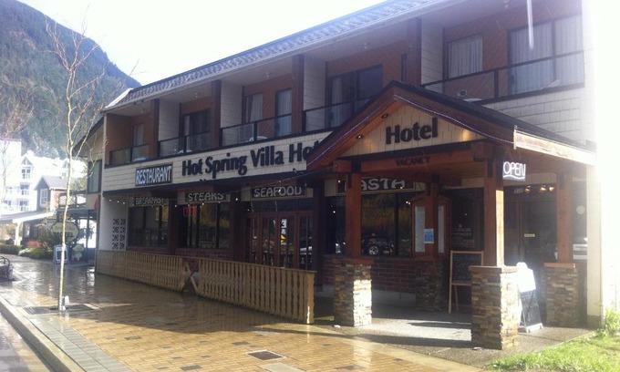 Harrison Hot Springs Hotel | Spring Villa Hotel