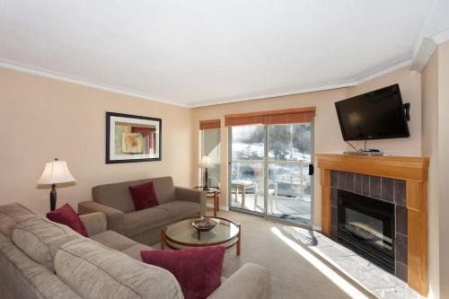 Upper Village House | Woodrun Lodge 302 | Large Condo w/Shared Heated Pool & Large Hot Tub