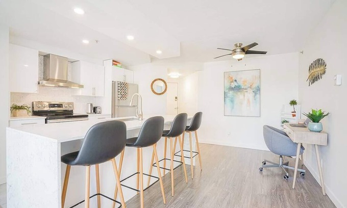 Downtown Vancouver Apartment | Yaletown Gorgeous Unit Steps from the Beach
