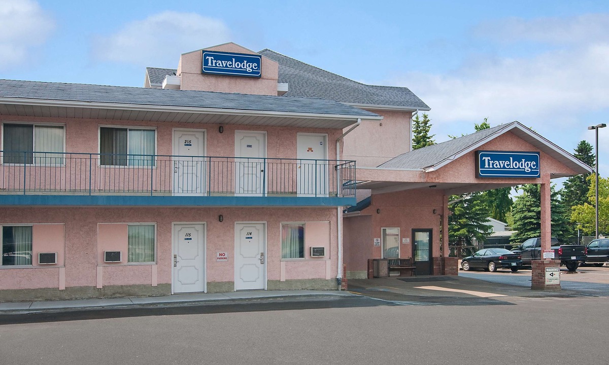 Leduc Hotel | Travelodge by Wyndham Edmonton Airport
