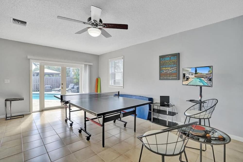 Lighthouse Point House | 4 Bedroom Home with Game Room & Pool