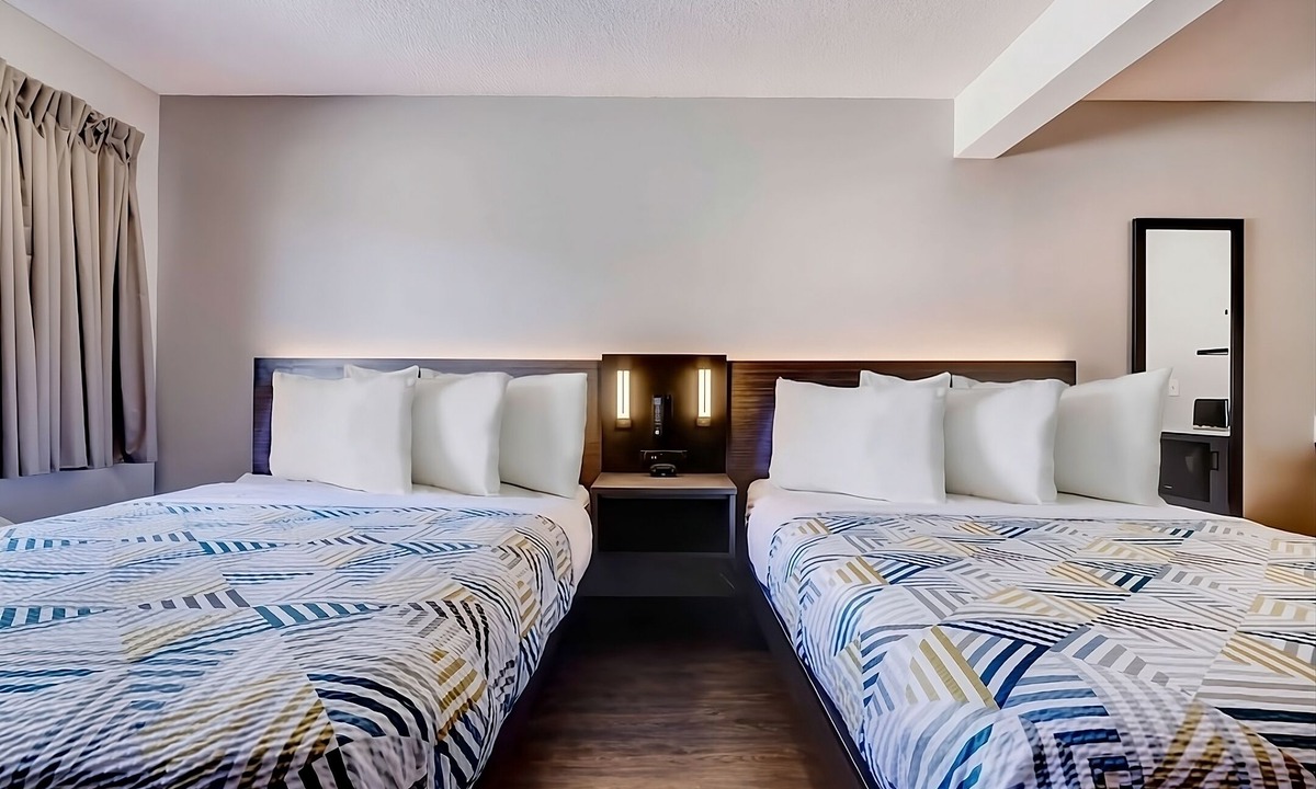 Rock Springs House | Ideal Mix of Comfort and Value! 3 Units with Free Parking, Pets are Allowed