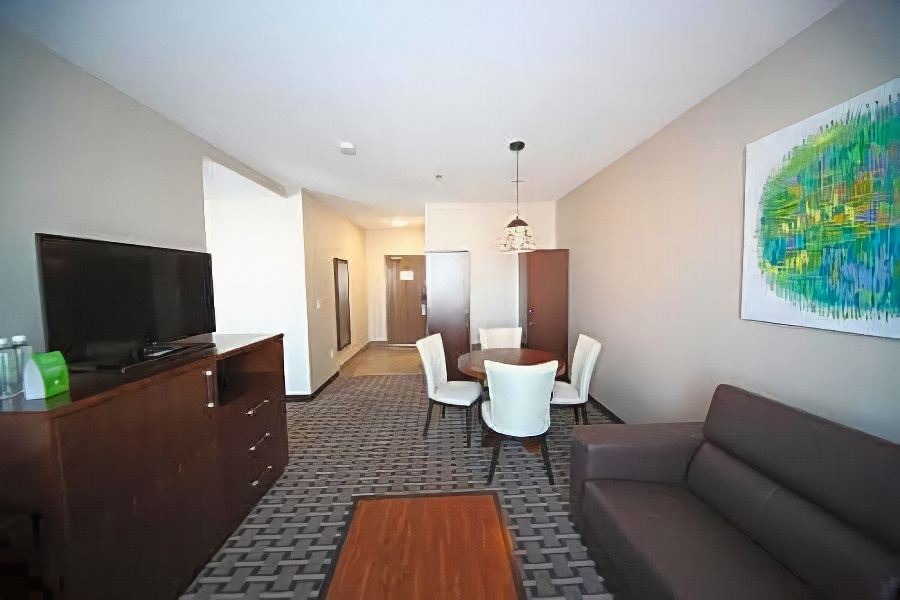 Photo of Livingroom in Leduc