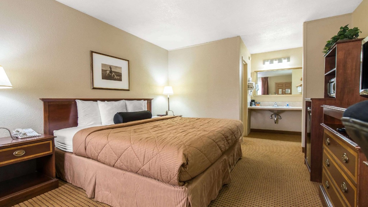 Photo of Bedroom in Fort Morgan