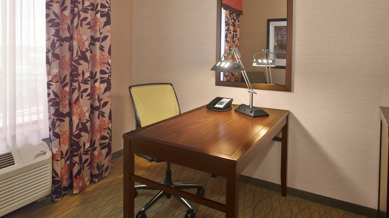 Photo of Livingroom in Akron