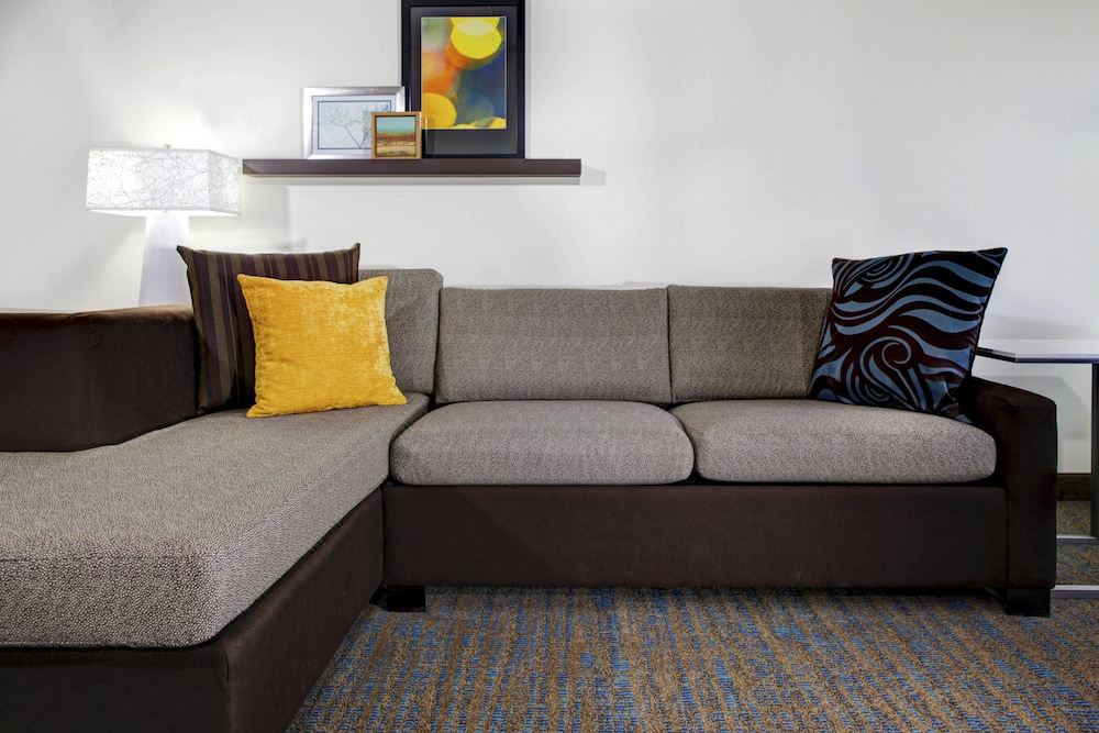 Photo of Livingroom in Beachwood