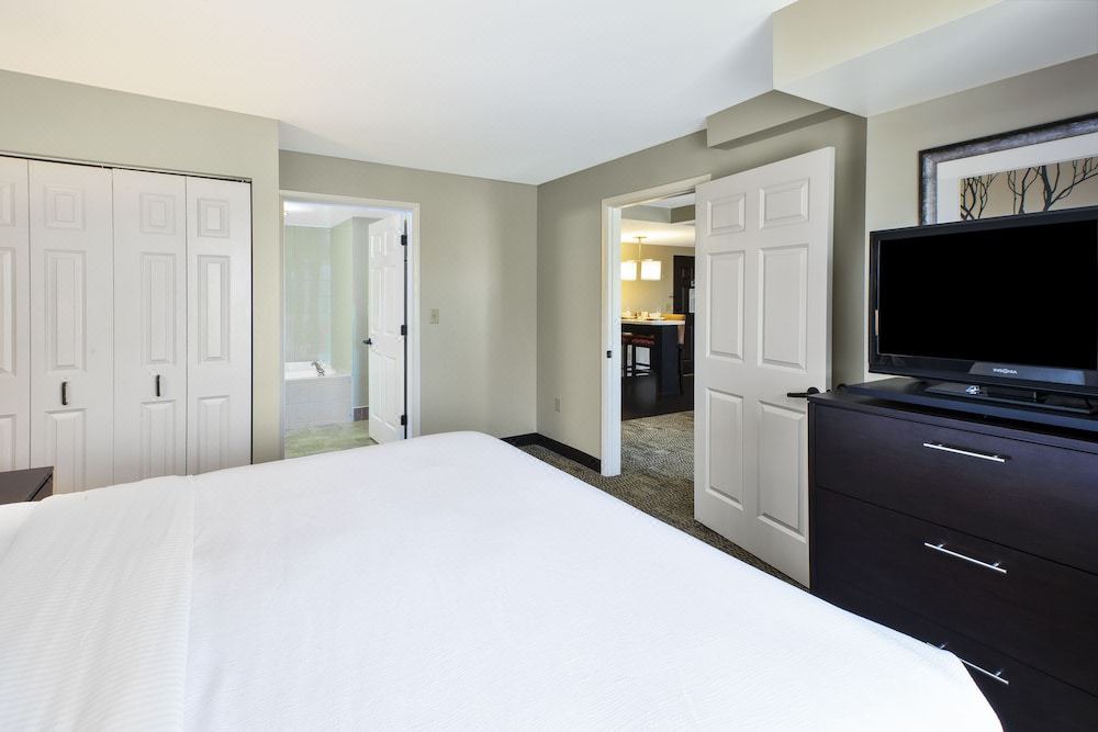 Photo of Bedroom in Mayfield Heights