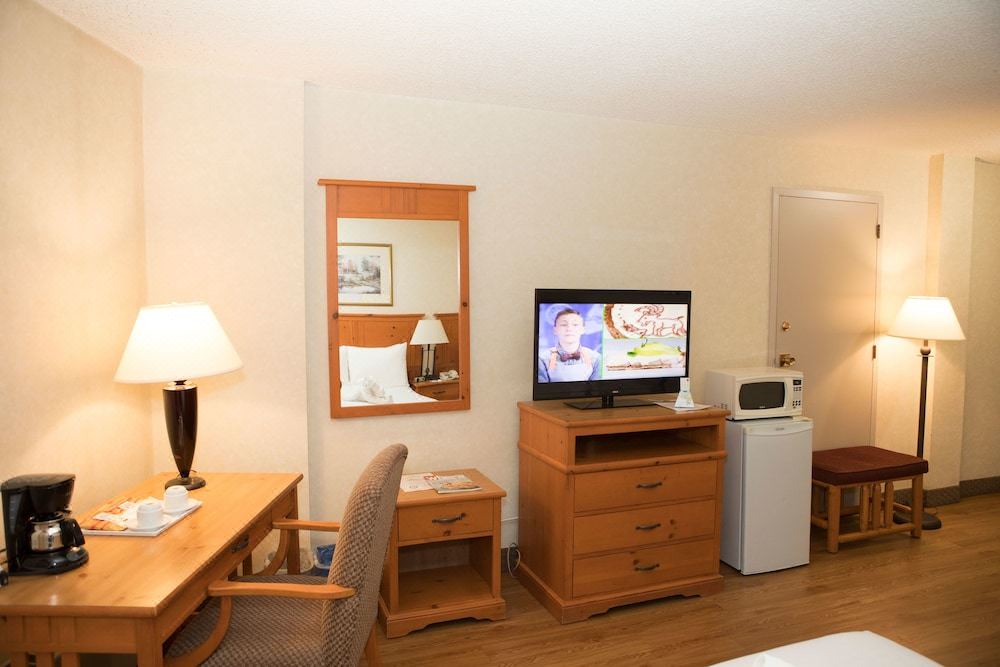 Photo of Livingroom in Jasper Place