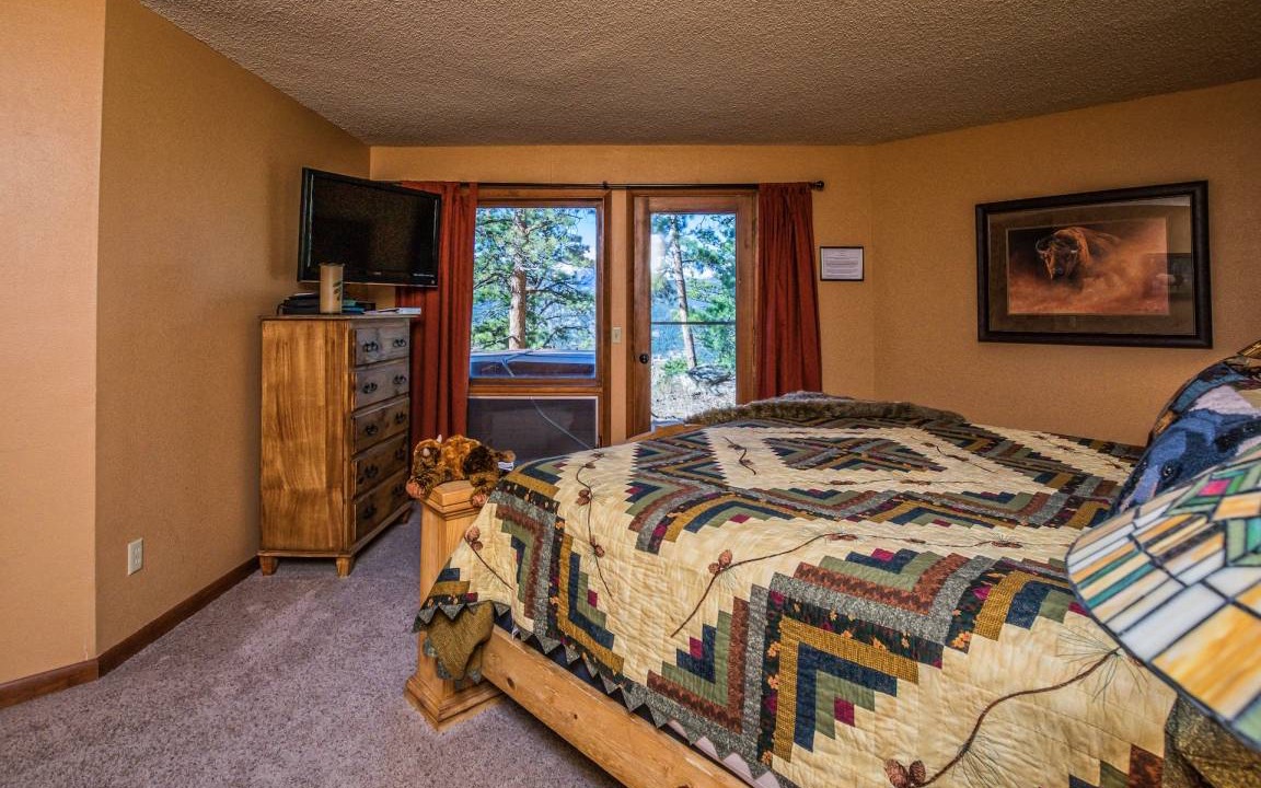 Photo of Bedroom in Windcliff Estates