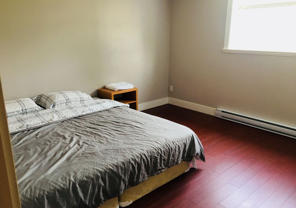 Photo of Bedroom in Renfrew-Collingwood