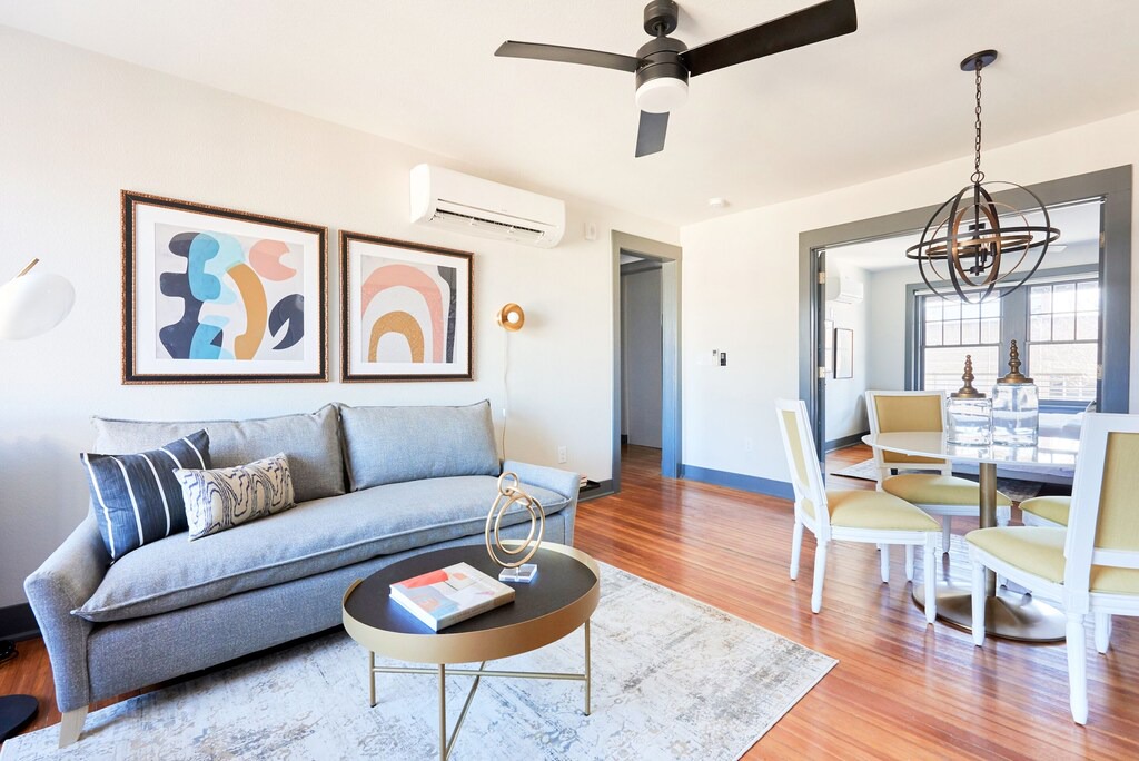 Photo of Livingroom in Uptown