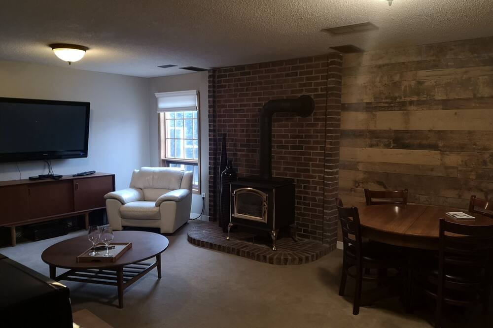 Photo of Livingroom in Vernon