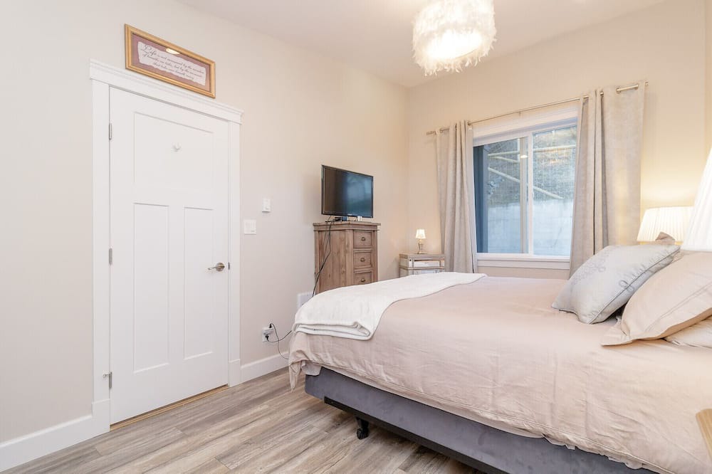 Photo of Bedroom in Cowichan Bay