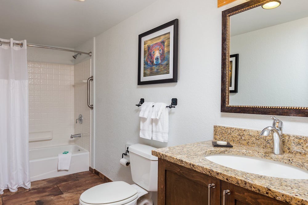 Photo of Bathroom in Red River