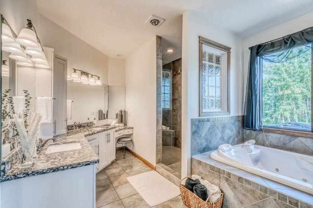 Photo of Bathroom in Airdrie