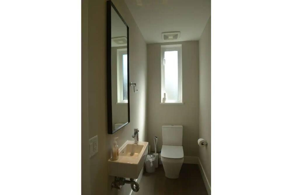 Photo of Bathroom in Kerrisdale