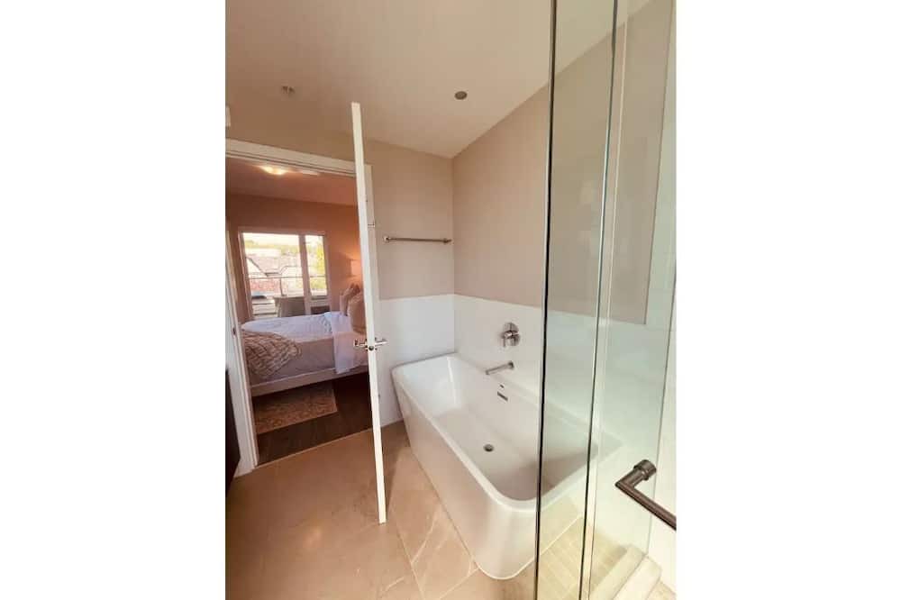 Photo of Bedroom in Kerrisdale