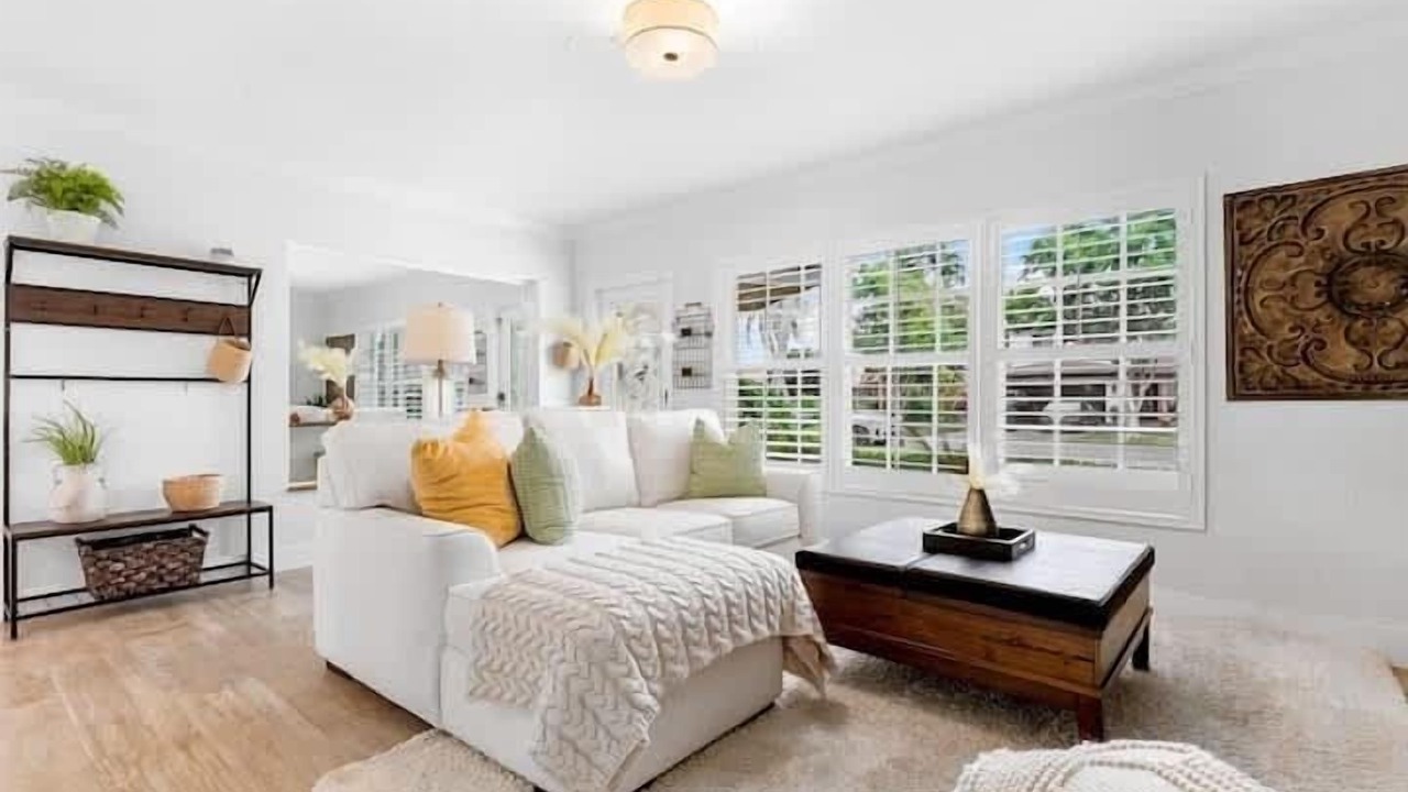 Photo of Livingroom in Garden Isles