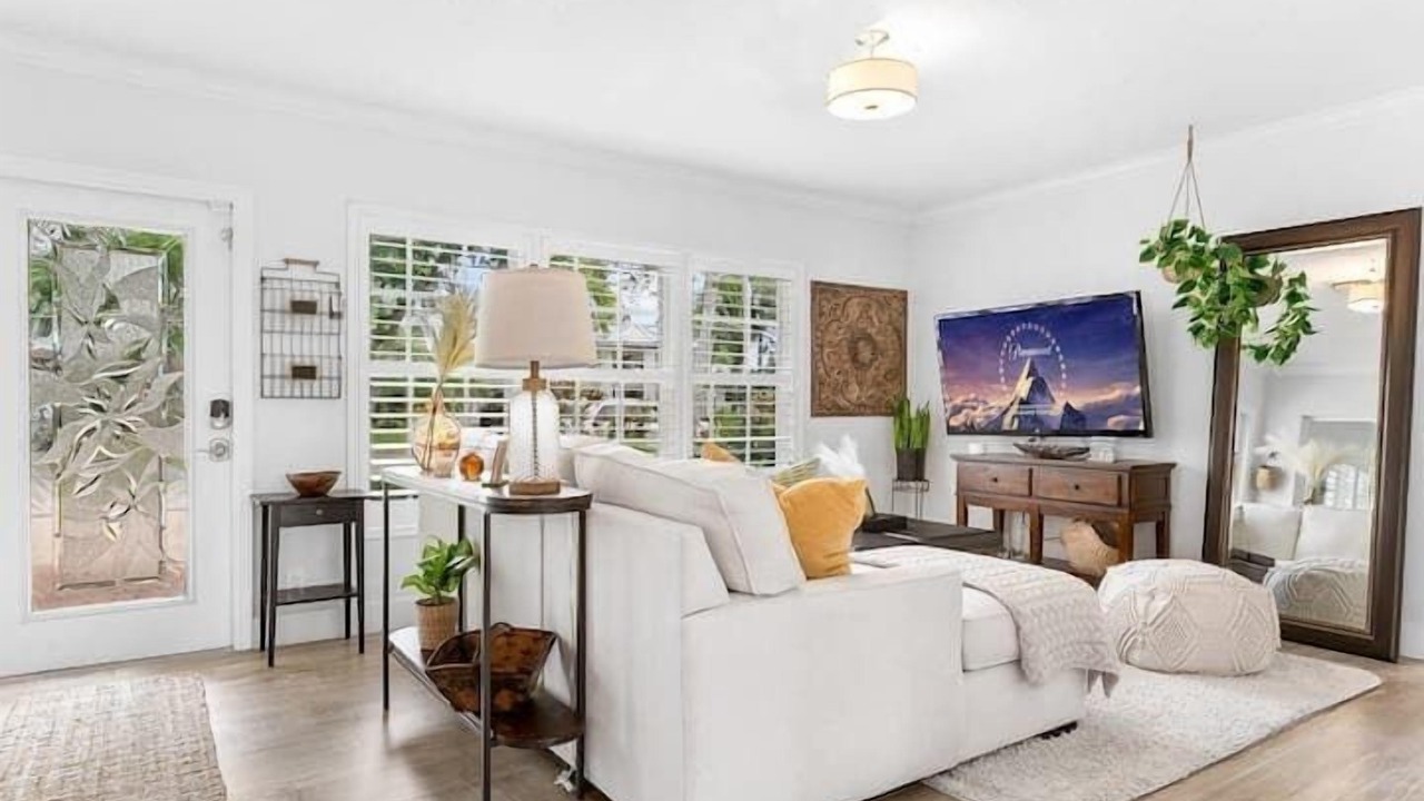 Photo of Livingroom in Garden Isles