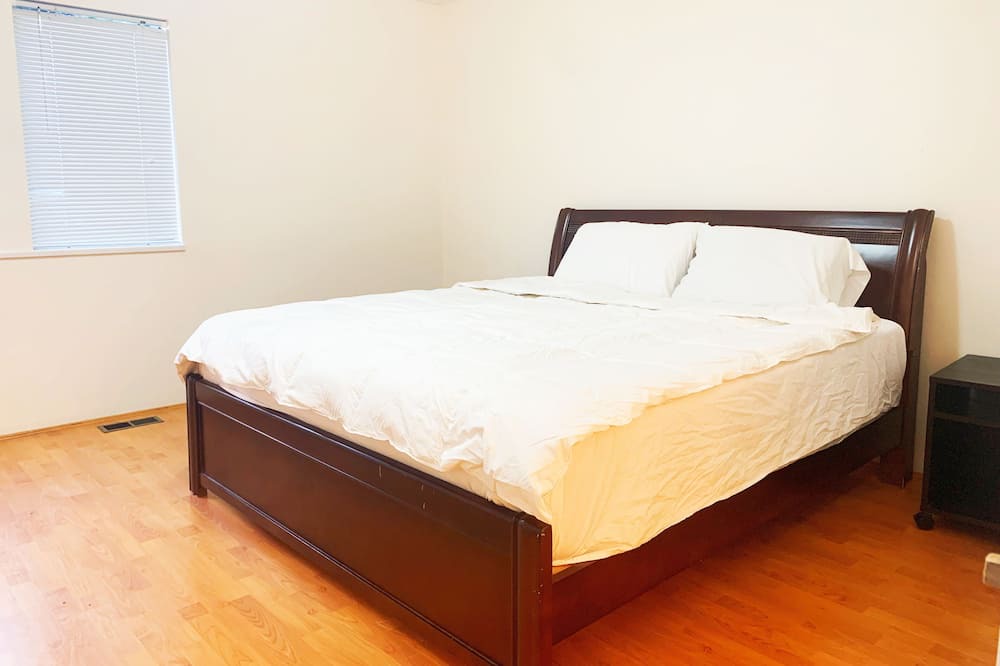 Photo of Bedroom in White Rock