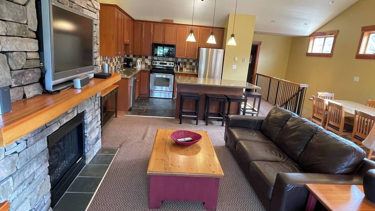 Photo of Livingroom in East Kootenay