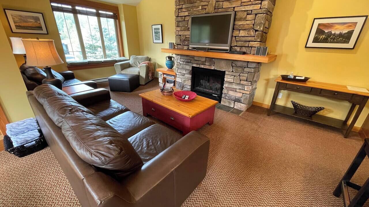 Photo of Livingroom in East Kootenay