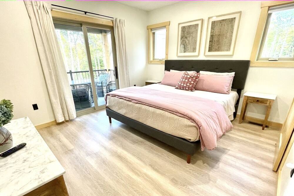 Photo of Bedroom in Notchland