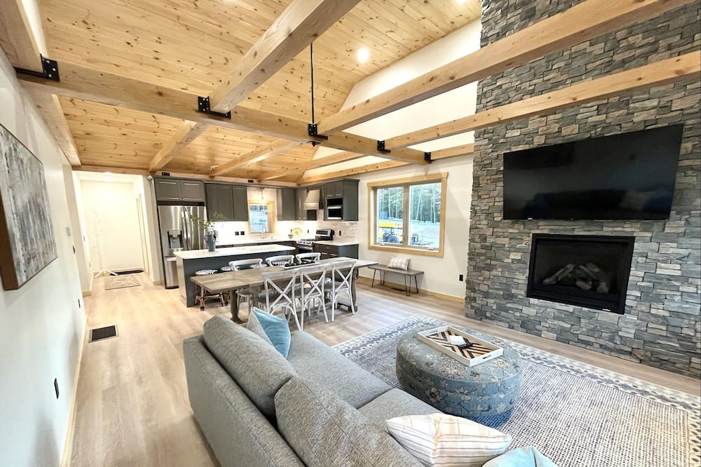 Photo of Livingroom in Notchland