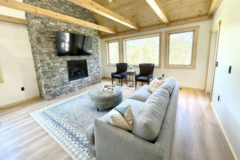 Photo of Livingroom in Notchland
