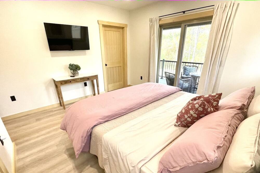 Photo of Bedroom in Notchland