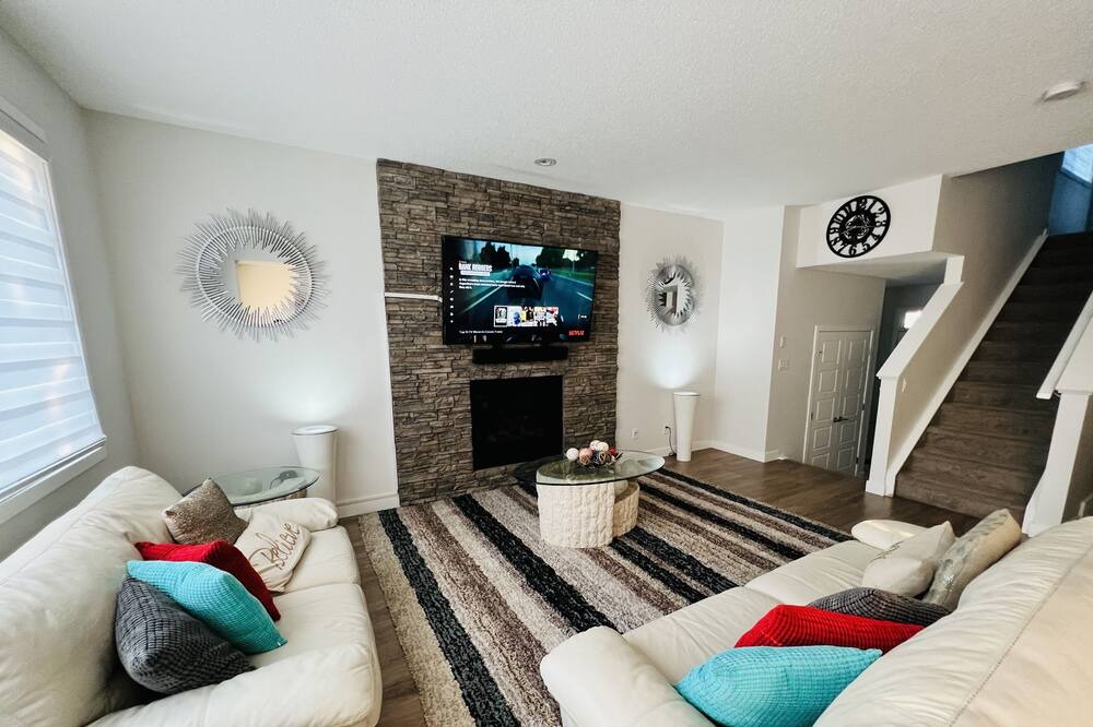 Photo of Livingroom in Airdrie