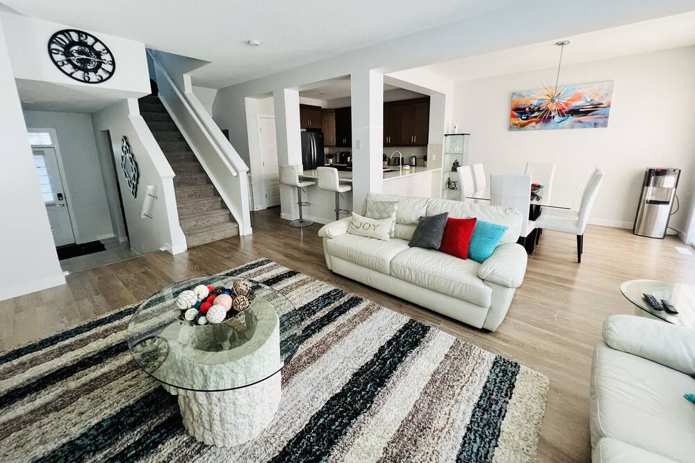 Photo of Livingroom in Airdrie