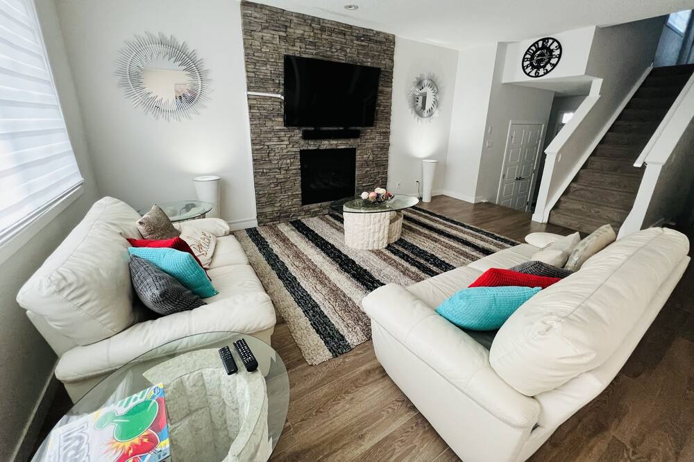 Photo of Livingroom in Airdrie