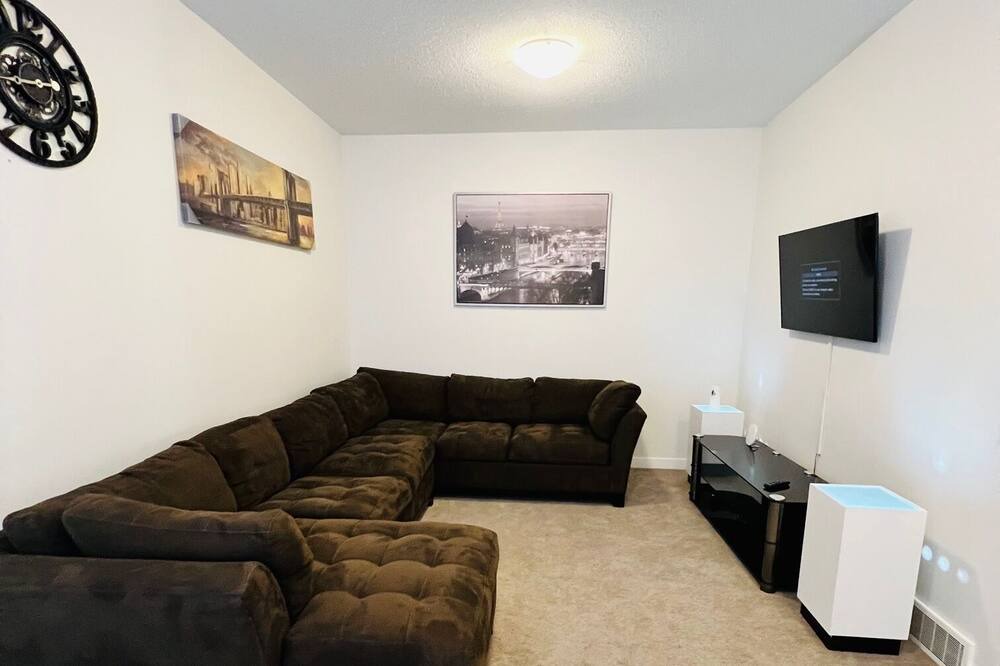 Photo of Livingroom in Airdrie