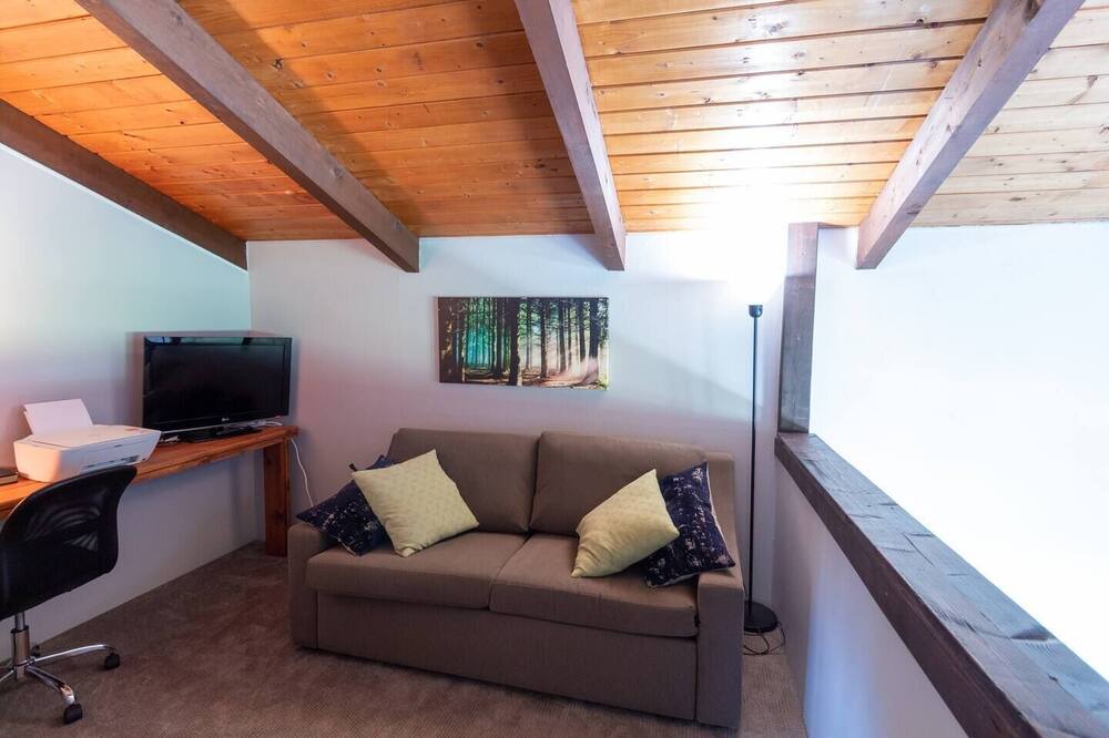Photo of Livingroom in Bartlett