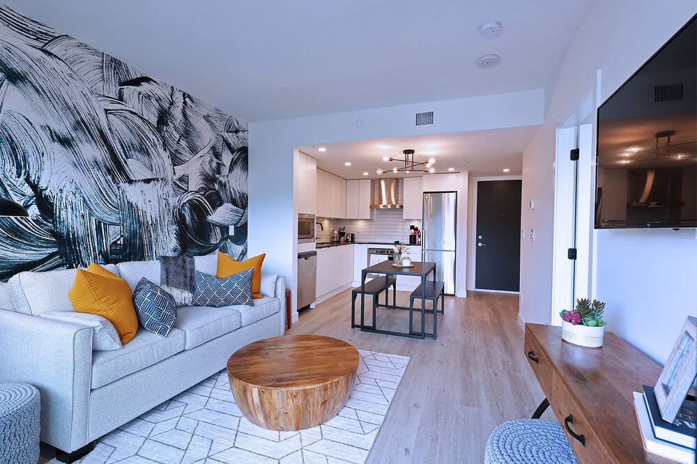 Photo of Livingroom in Kelowna Central Business District