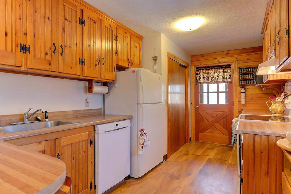 Photo of Kitchen in Birchview by the Saco