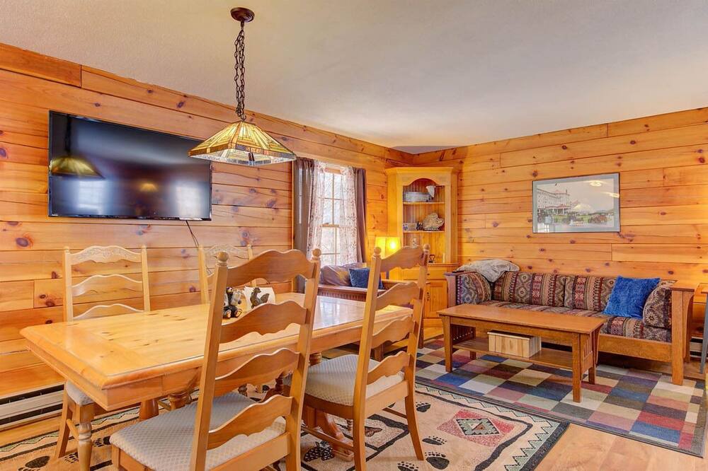 Photo of Livingroom in Birchview by the Saco