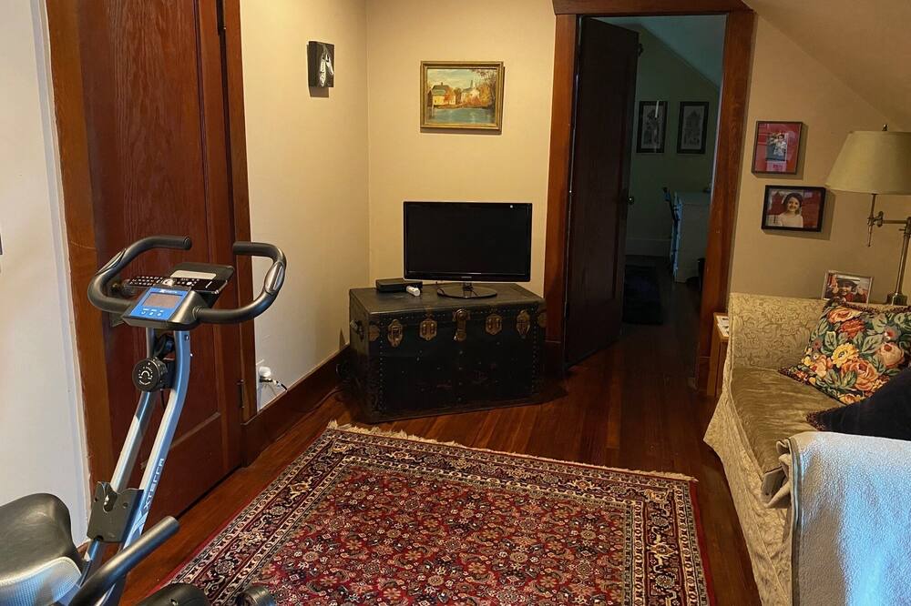 Photo of Livingroom in Grandview-Woodland