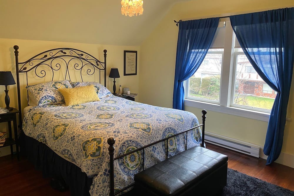 Photo of Bedroom in Grandview-Woodland