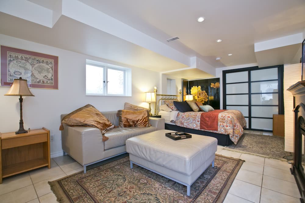 Photo of Livingroom in Kitsilano