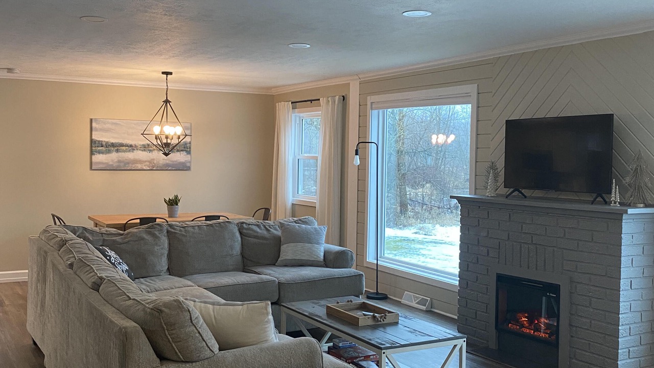 Photo of Livingroom in Gloria Glens Park